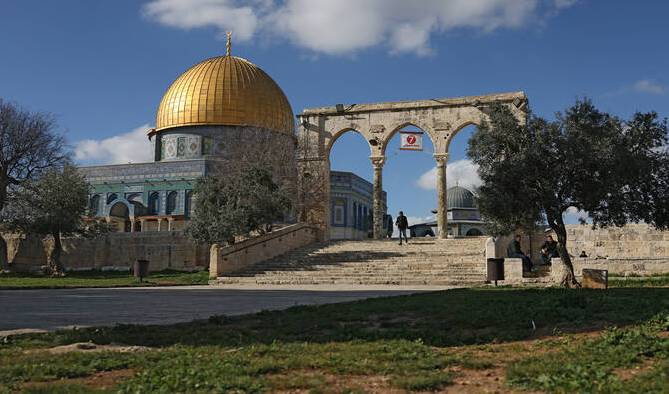 Pakistan, seven other Muslim states condemn Israeli closure of Al-Aqsa Mosque