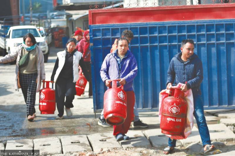 Nepal sells half-filled gas canisters due to Mideast war