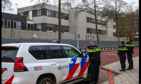Blast outside Jewish school in Amsterdam, no injuries