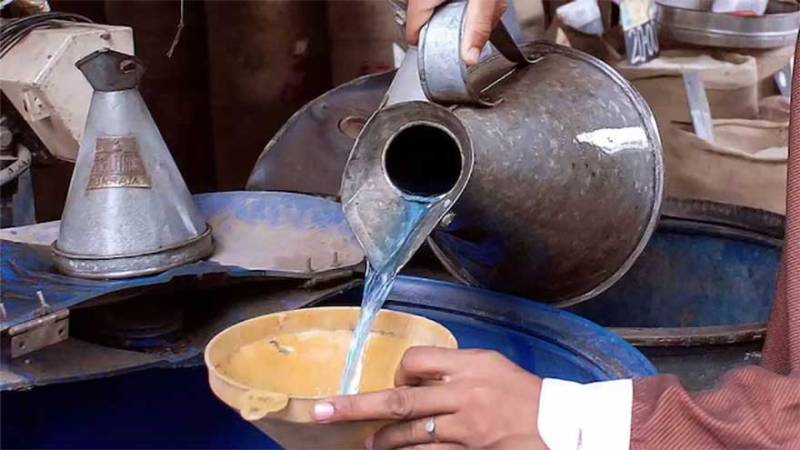 Govt raises kerosene oil price by Rs39.20 per litre