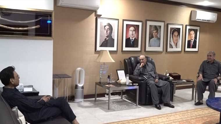 President meets Mohsin Naqvi, Khalid Maqbool to review internal security situation