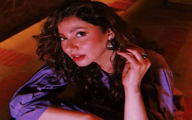 Mahira Khan’s purple look sets social media ablaze