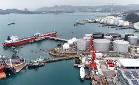 Oil prices climb as fresh strikes target infrastructure