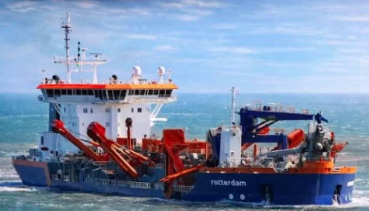 Dredging of Karachi Port’s main channel to let super ships berth