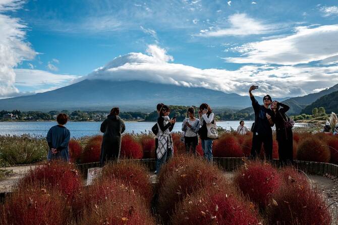 Chinese tourists ditch Japan for third month running