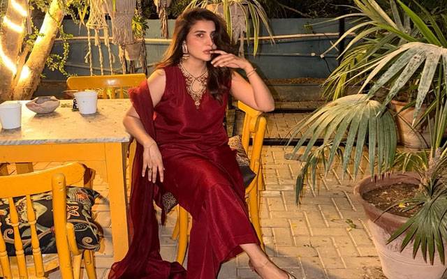 Areeba Habib’s regal red look leaves fans in awe