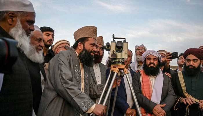 Shawwal moon not sighted, Pakistan to celebrate Eid-ul-Fitr on Saturday