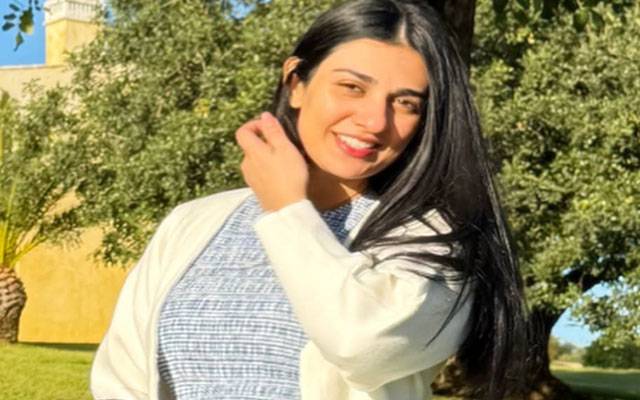 Sarah Khan stuns in spring-inspired casual look