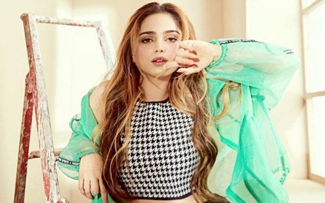 Aima Baig hints at acting debut in stunning Instagram looks