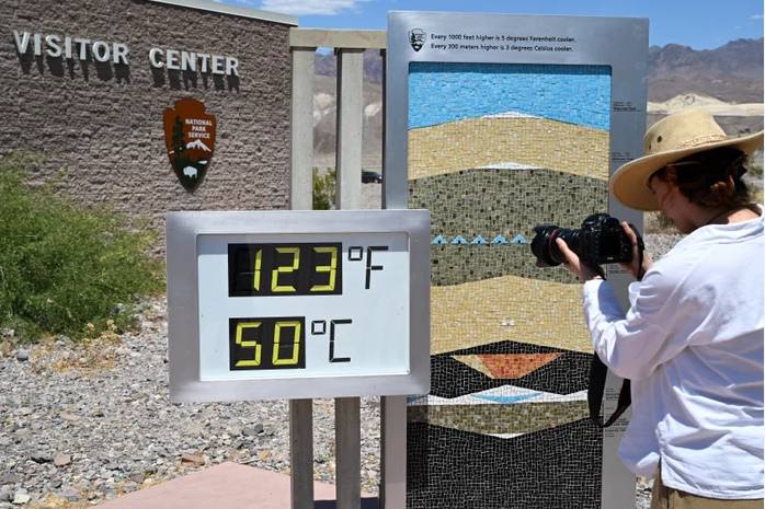 Record-breaking heat wave grips western US