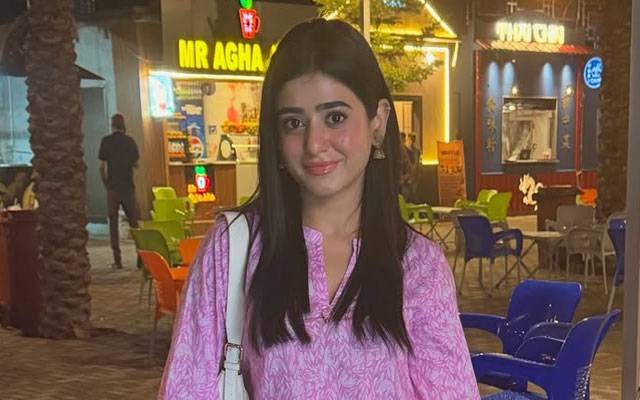 Sehar Khan radiates summer charm in floral pink look