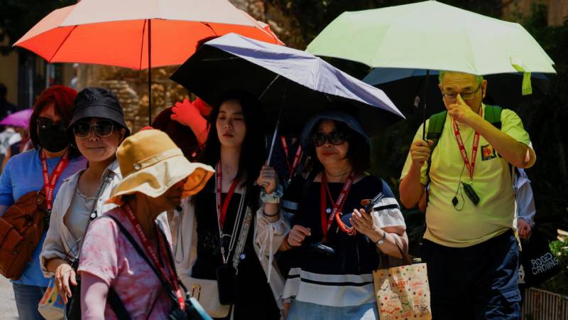 Record-breaking heat wave grips western US