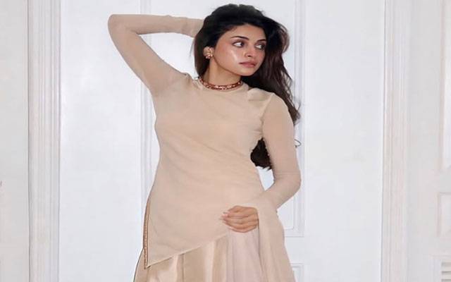Anmol Baloch mesmerizes fans with effortless EID elegance