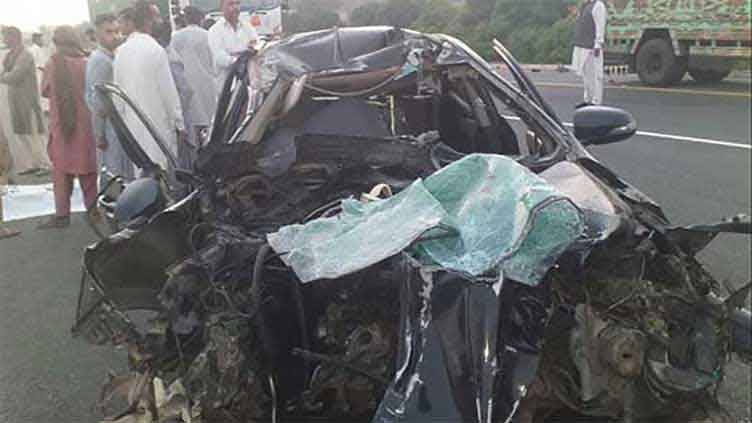 Fatal overtaking attempt leaves three family members dead near RYK Road