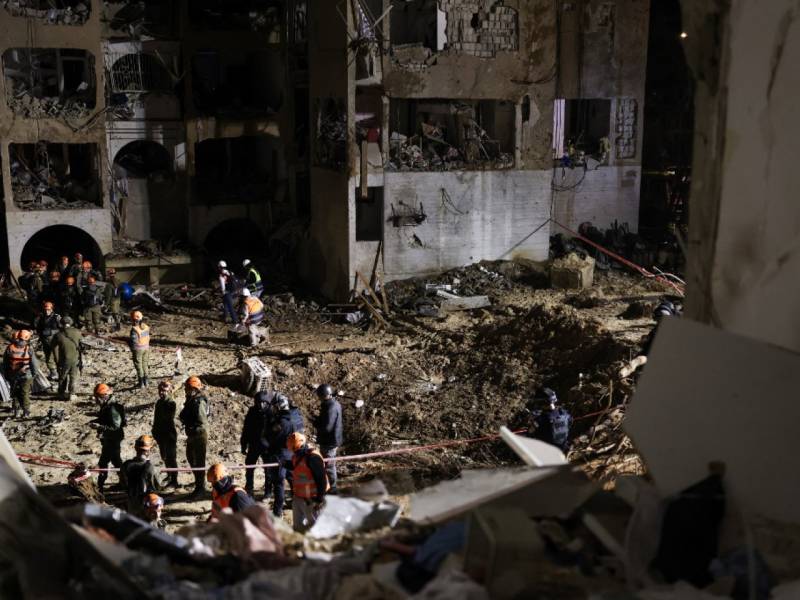 Iran hits Israeli nuclear site in Dimona and F-16 warplane; six killed, 100 injured
