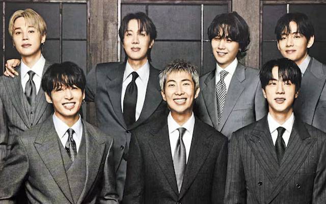 Historic BTS return! OT7 rocks Gwanghwamun in unforgettable comeback concert
