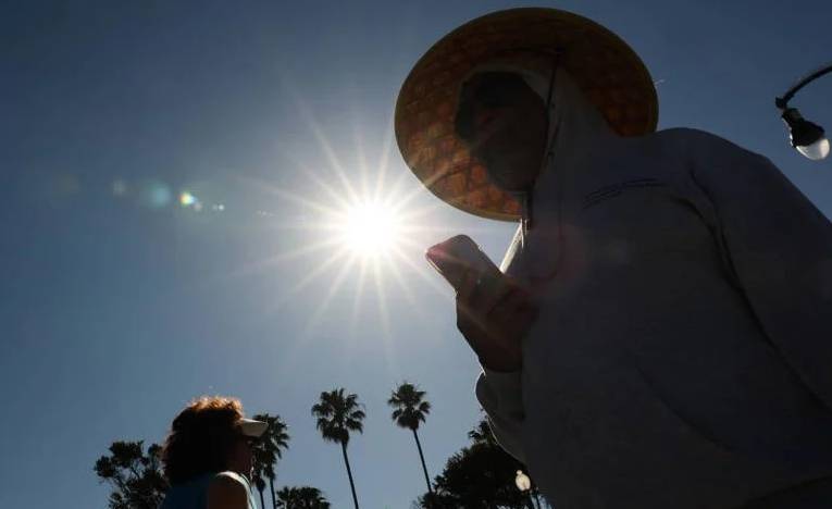 Records shattered as US heatwave moves eastward