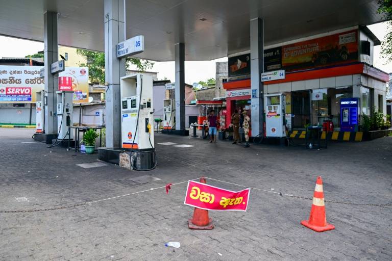 Sri Lanka raises fuel prices by 25 percent as war bites