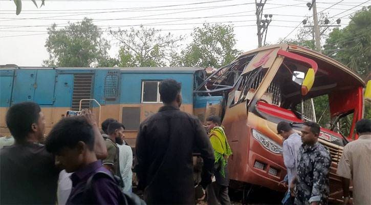 Train-bus collision in Bangladesh kills 13, injures several
