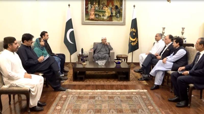President Zardari directs ministers to prioritise public relief