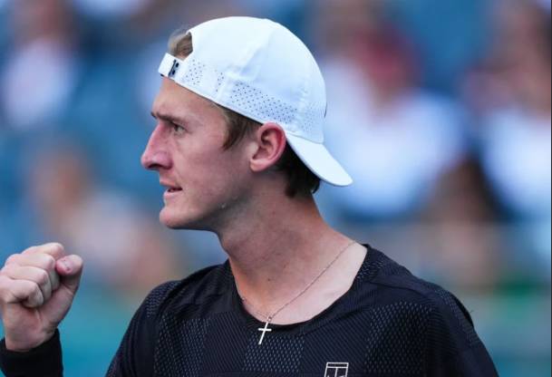 Korda sends Alcaraz to another early exit in Miami, Sabalenka advances