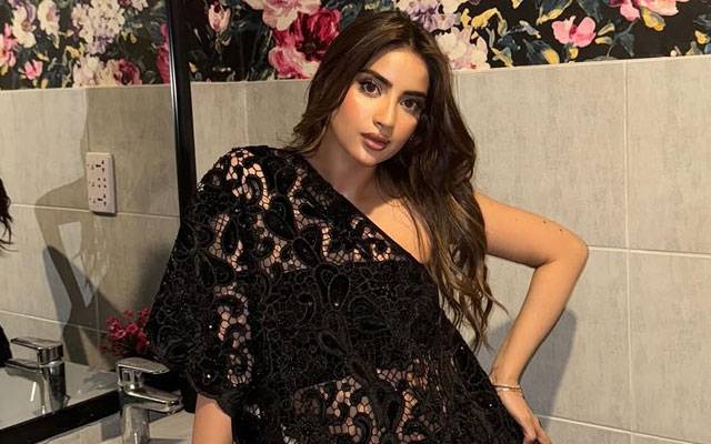 Celebs swoon over Saboor Aly’s bold black glam  