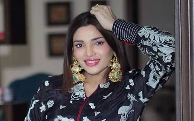 Zhalay Sarhadi steals spotlight in Eid ensemble