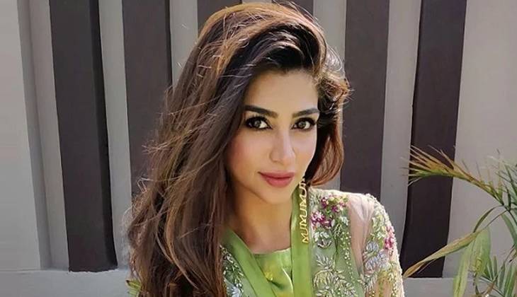 Zoya Nasir blends tradition and trend in eye-catching fashion reel