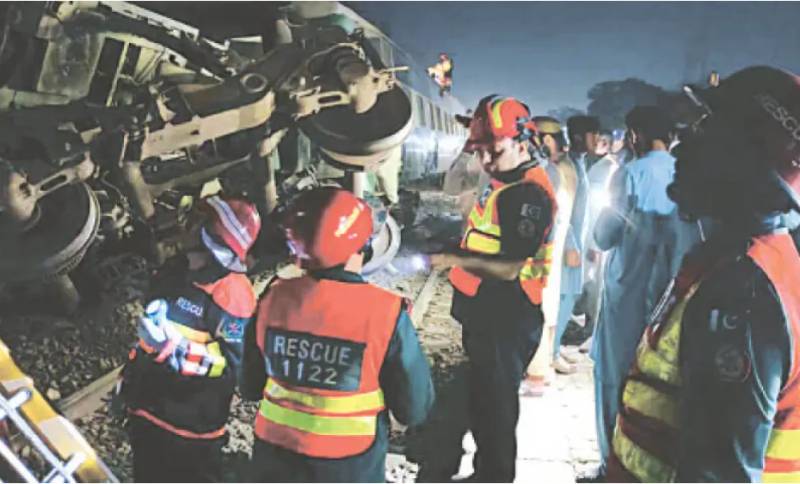 Rail track closed for repair following derailment of Tezgam Express in Lodhran opened