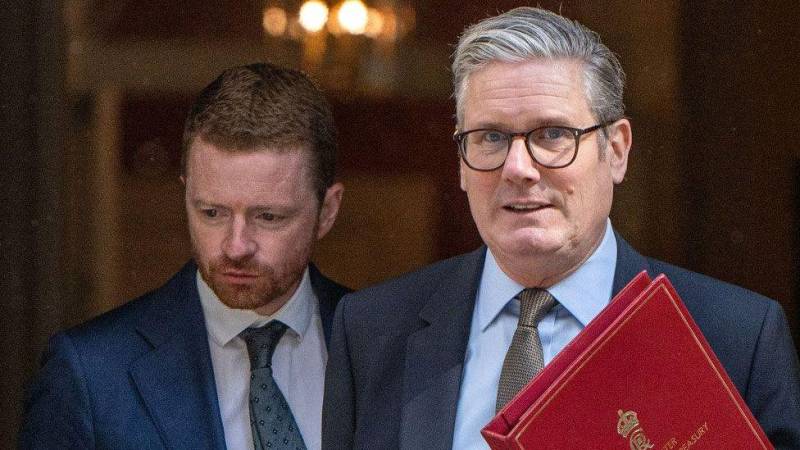 UK govt denies cover-up after PM ex-aide's phone stolen