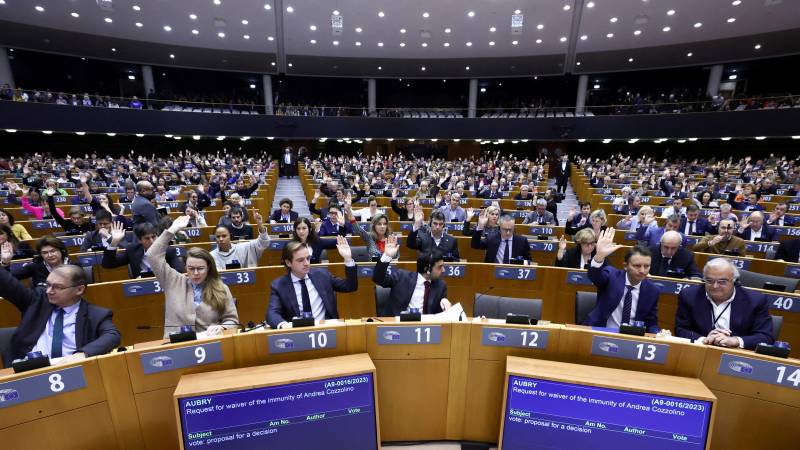 EU parliament backs Trump tariff deal with conditions