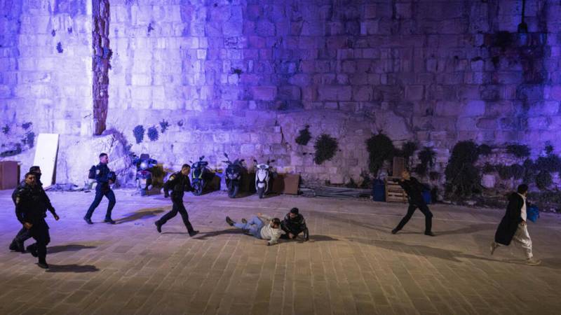 Foreign media association slams Israeli forces' 'violent assault' on CNN crew