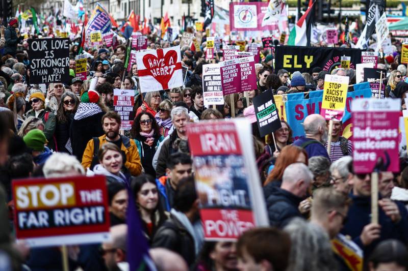 Protesters rally in London against UK far-right rise