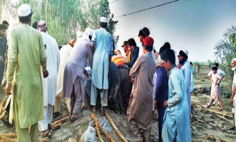 Five including three kids die in roof collapse incidents in Lahore and Bannu