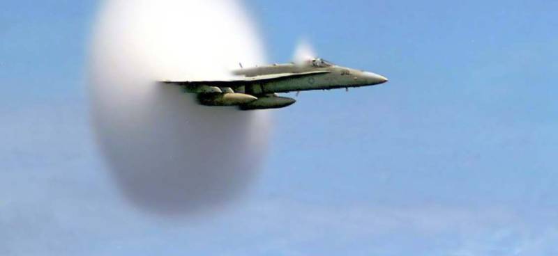 Israeli warplanes break sound barrier over Beirut