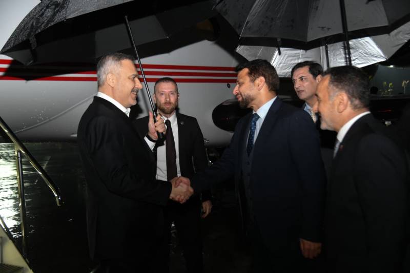 Turkish FM arrives in Pakistan as part of efforts to end Iran war