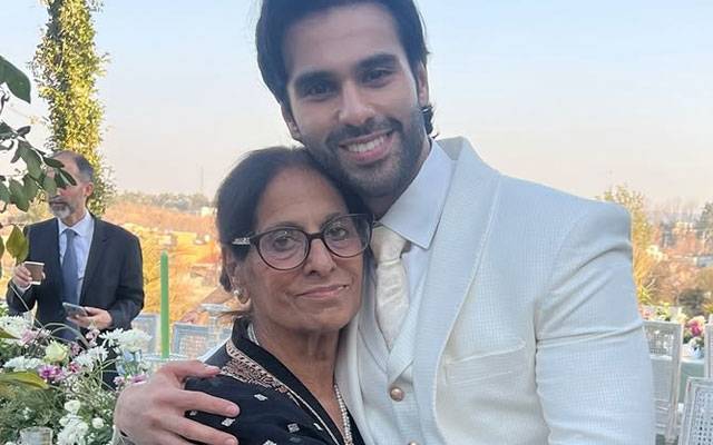 Ameer Gilani mourns heartbreaking loss of beloved ‘APA’  