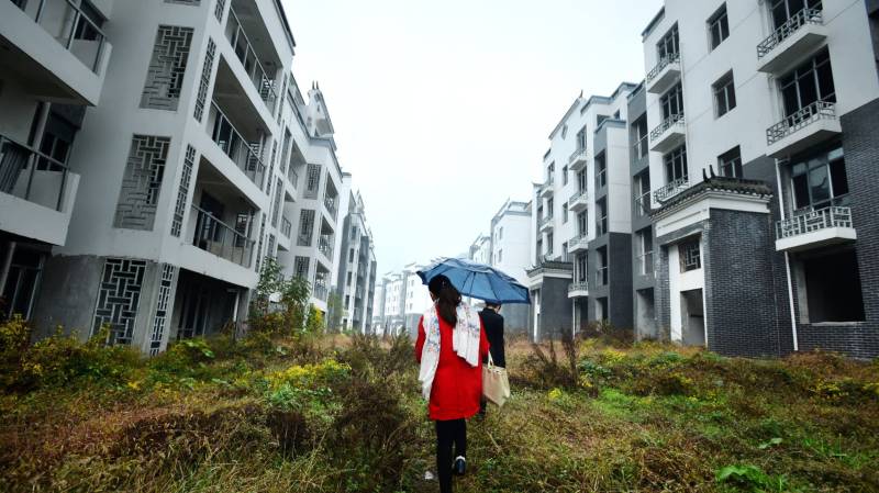 China bans entombing cremated remains in empty flats