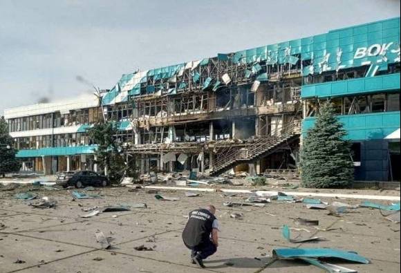 Drone attack damages major Russian port