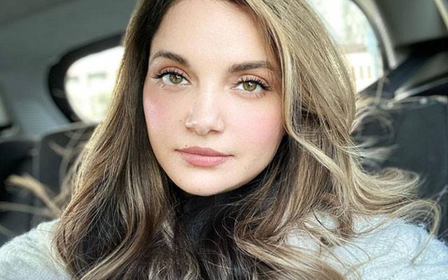 Armeena Khan reflects on struggle and vows to rise again