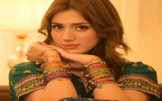 Jannat Mirza wows in ‘Emerald Green’ ensemble 