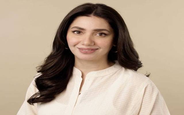 Mahira Khan’s heart melts over fan's sweet note 