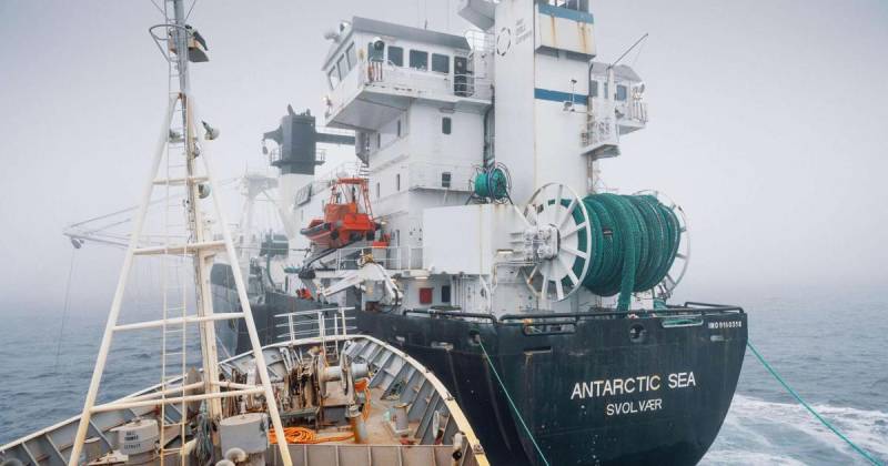 Activist ship rams Norwegian krill trawler in Antarctic