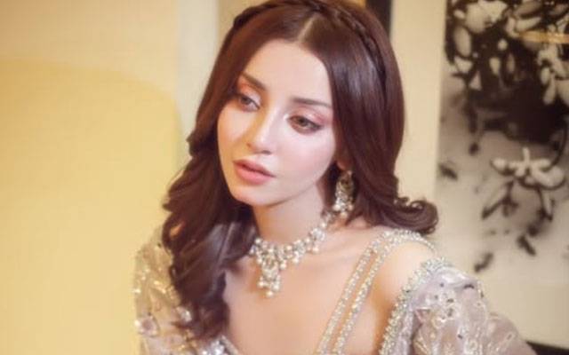 Alizeh Shah slays in dusty rose look 