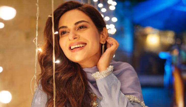 Amar Khan brings monsoon mood alive with fun rain song bebate