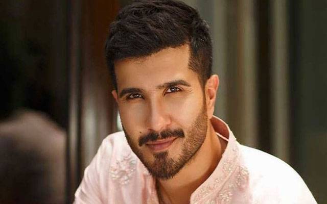 Feroze Khan trolls his ‘King’ craze in sarcastic response