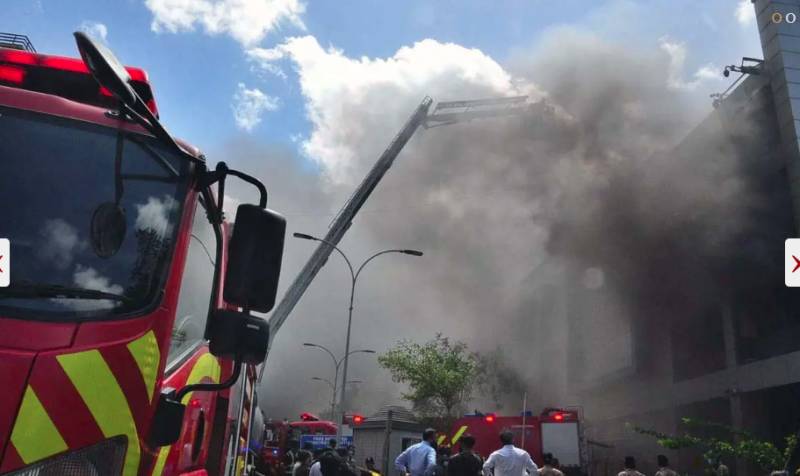 Huge fire sweeps through cable factory in Karachi