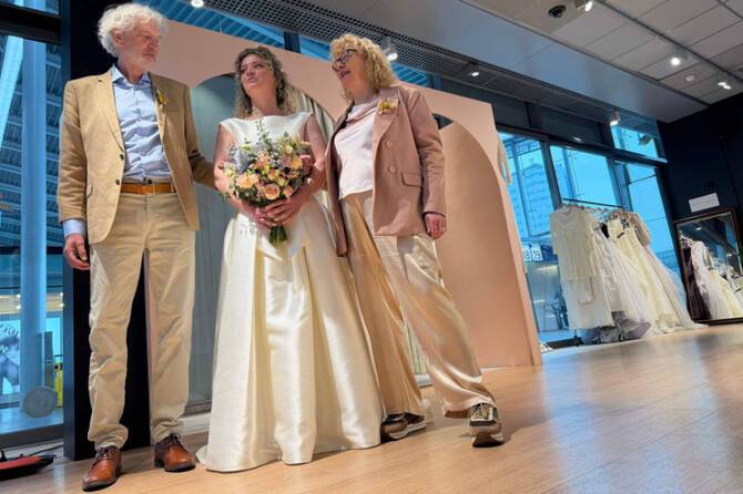 Dutch bride opts for recycled wedding