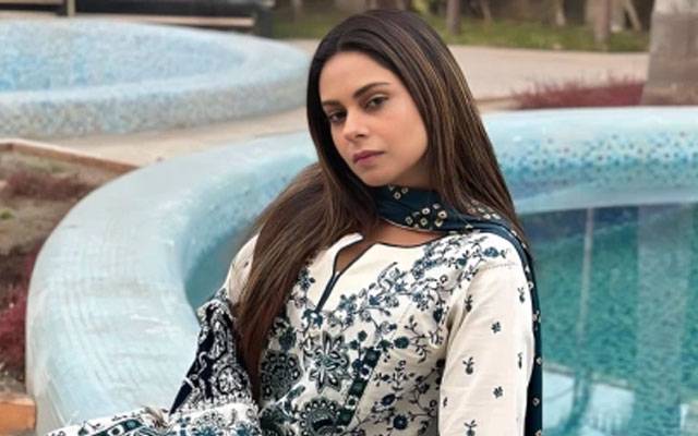 Amar Khan delights fans with rainy night serenade