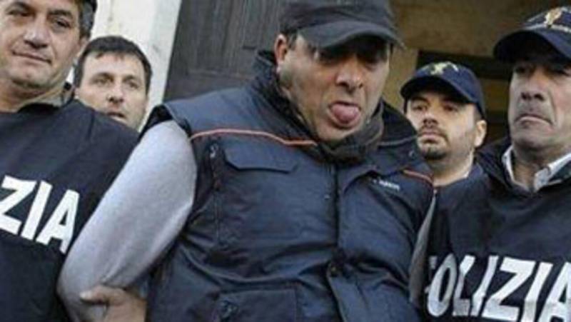 Fugitive Naples mafia boss arrested for murder